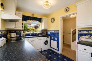 Kitchen- click for photo gallery